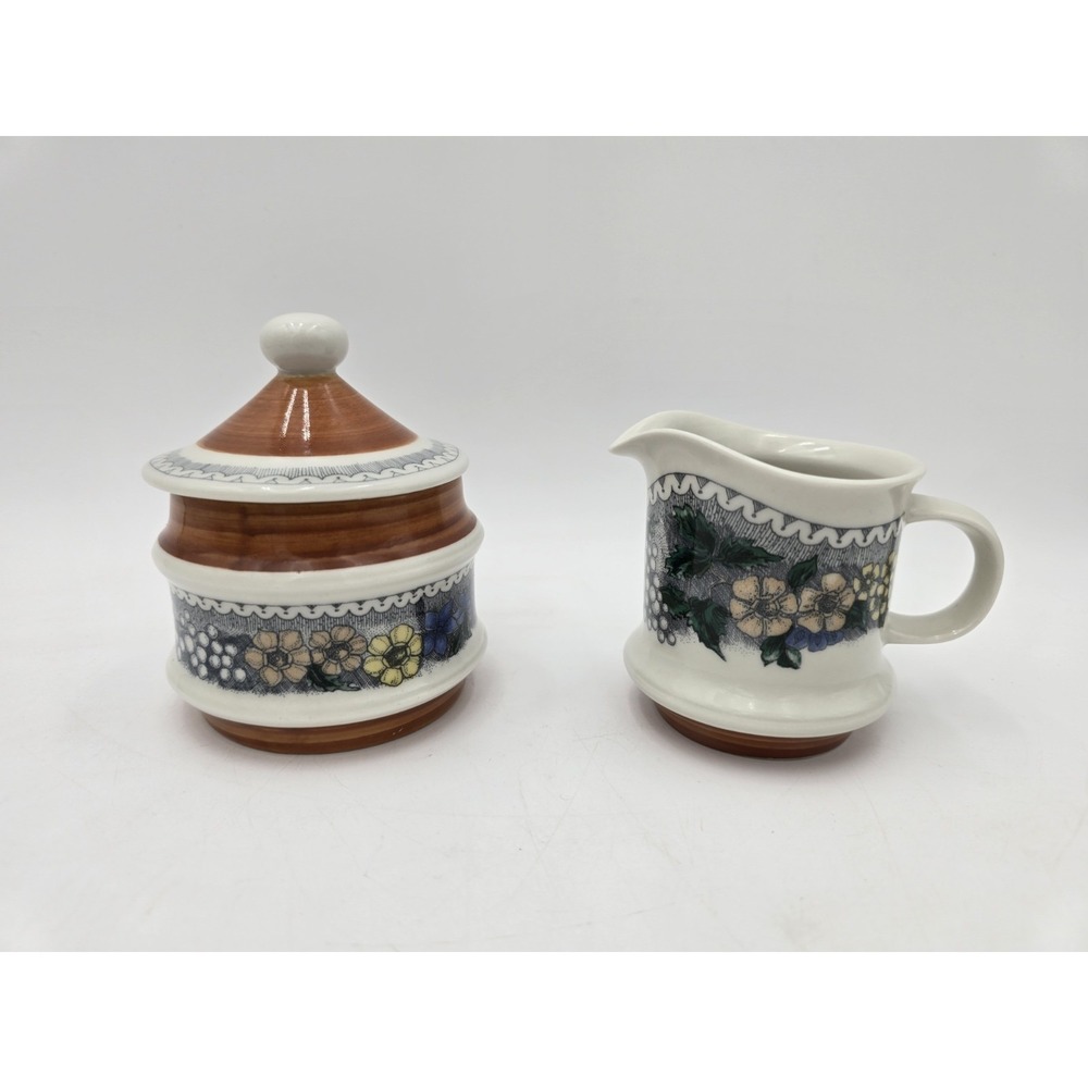 Goebel Burgund Cream and Sugar bowl with lid - NO slot Vintage W. Germany‎